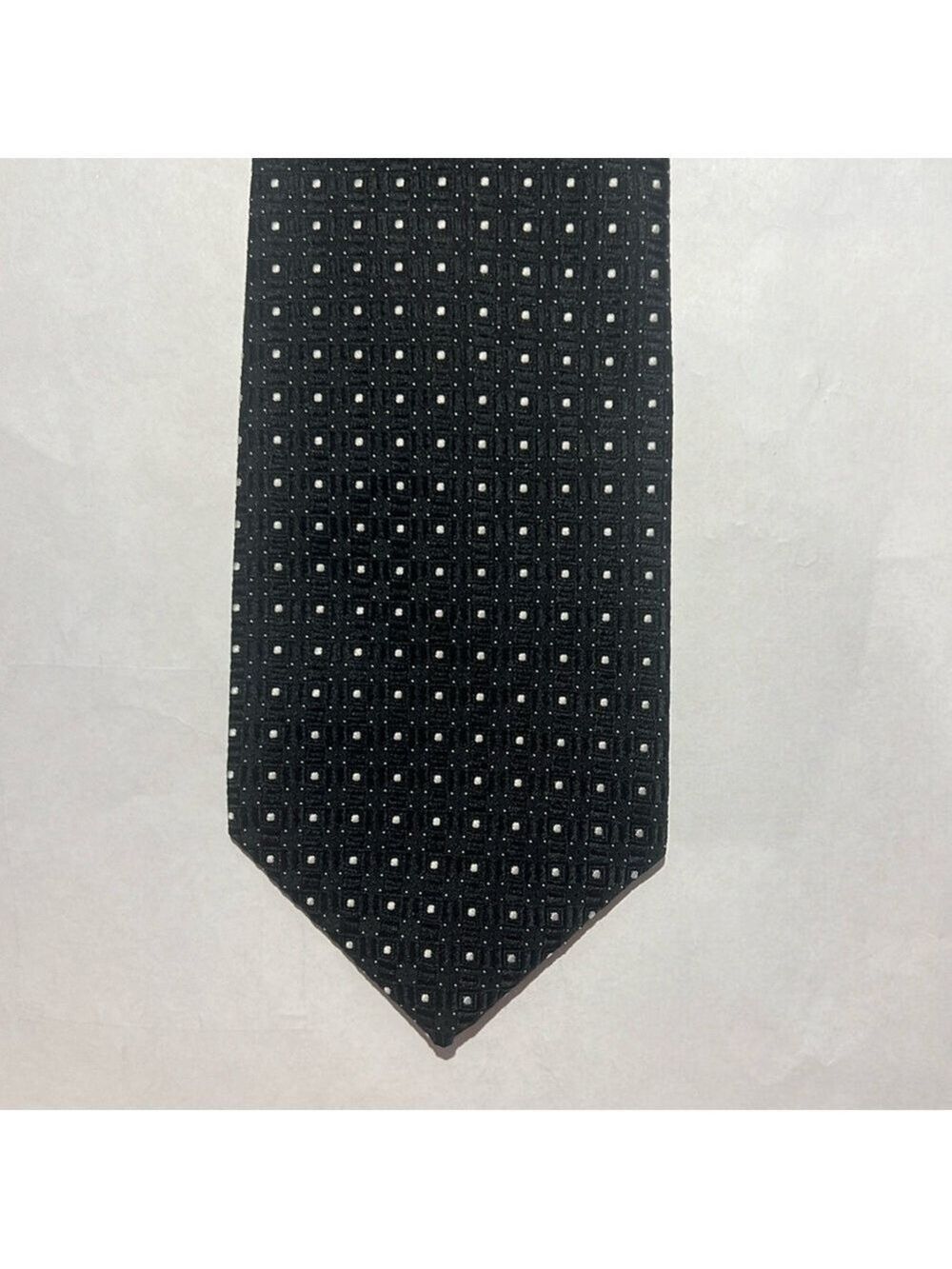 Wemlon by Wembley men’s tie.100% polyester black  n white vintage good condition